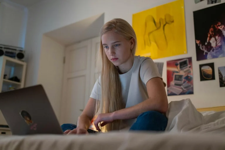 Side Hustle Ideas for Teens