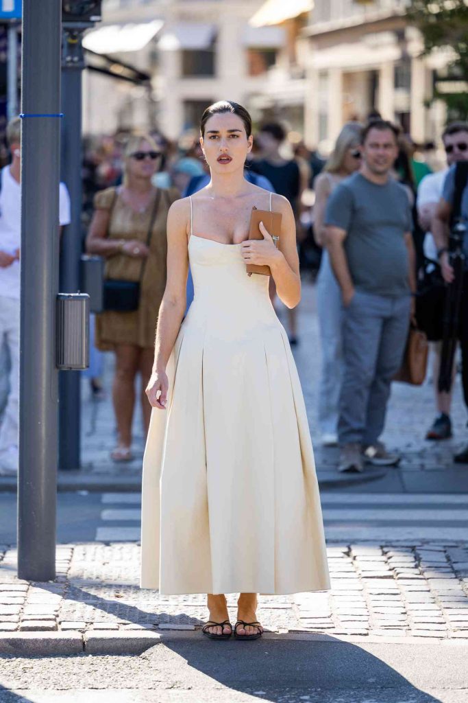 Graceful Heirloom Silhouettes


