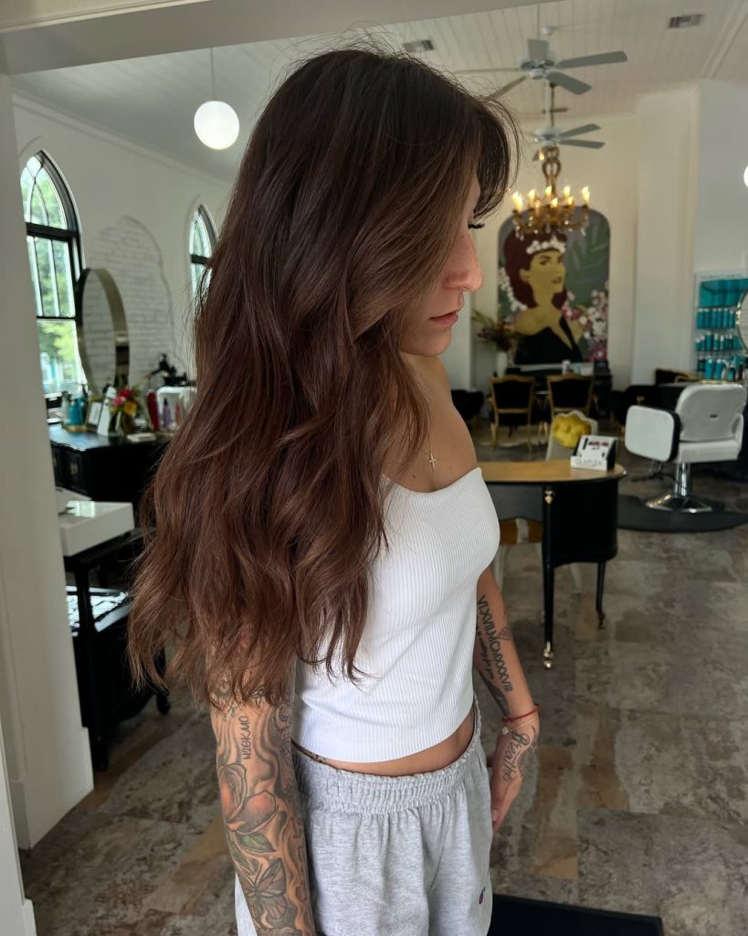 Refined Brunette Touch

