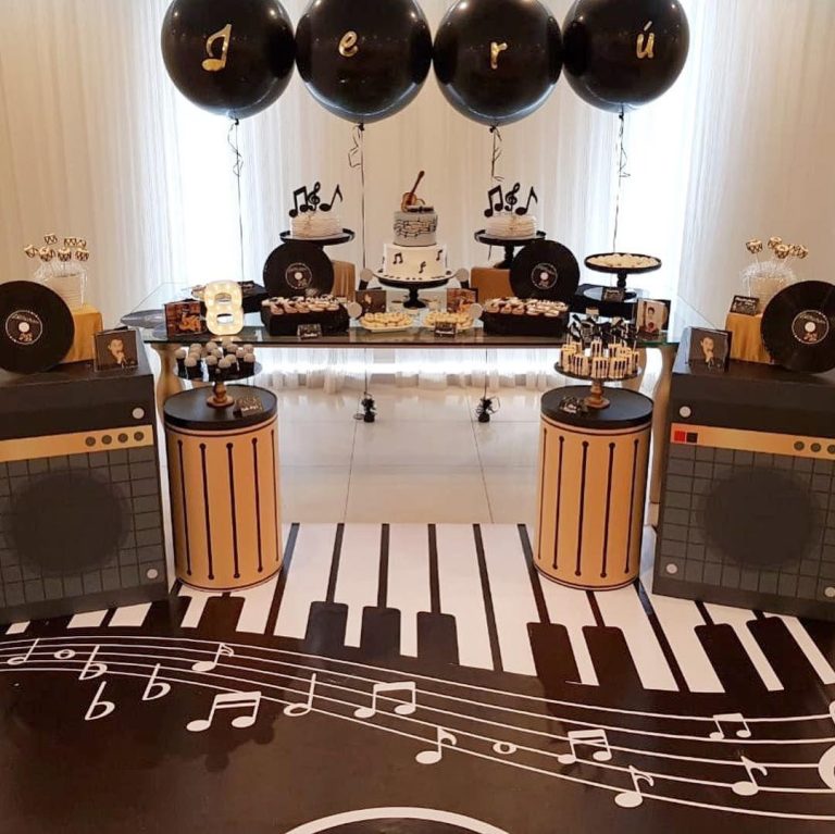 22 Small Birthday Party Ideas To Bring Everyone Together